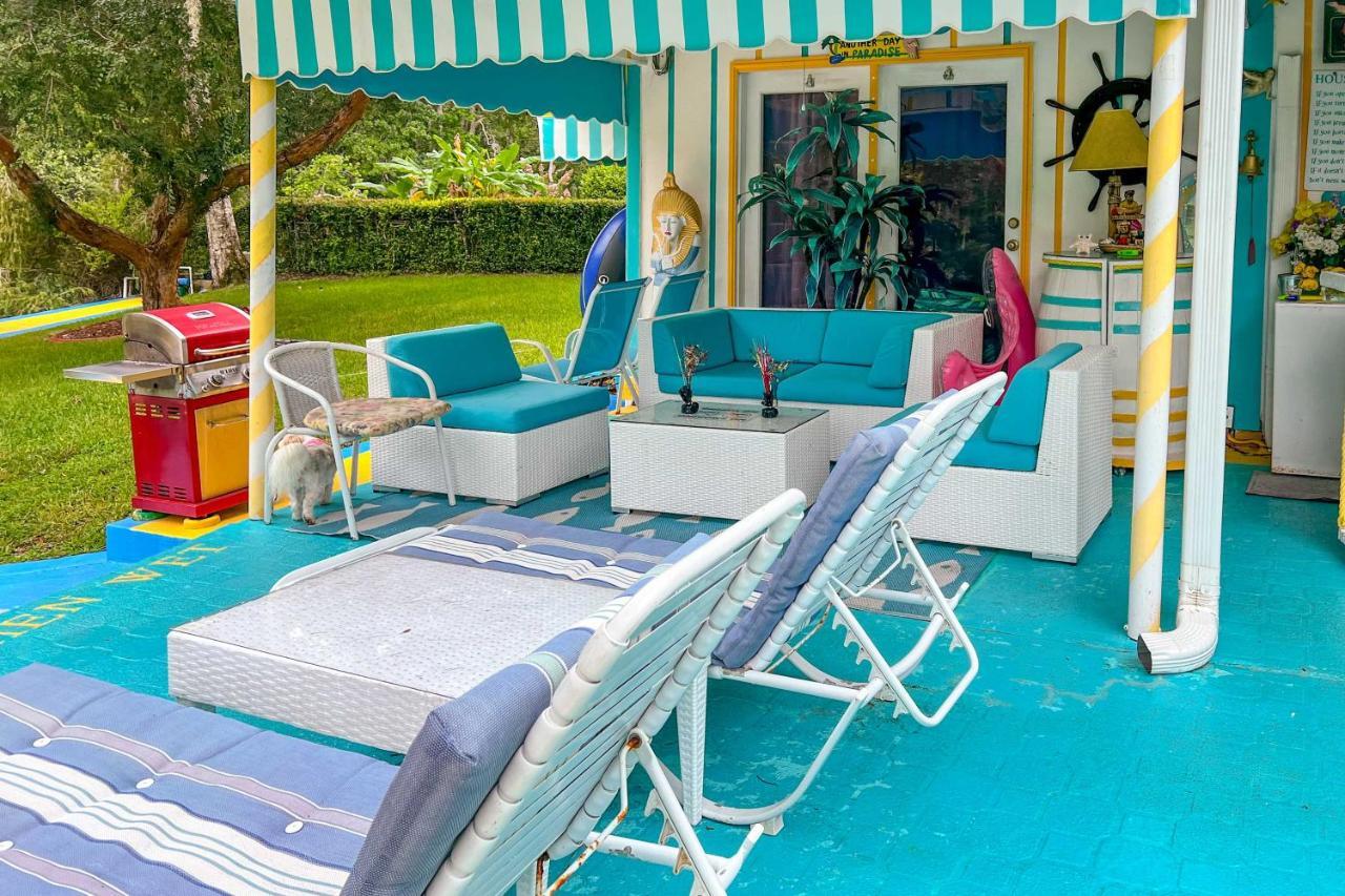 Apartmán Pams Mermaid House With Riverfront Yard And Lanai! Weeki Wachee Exteriér fotografie