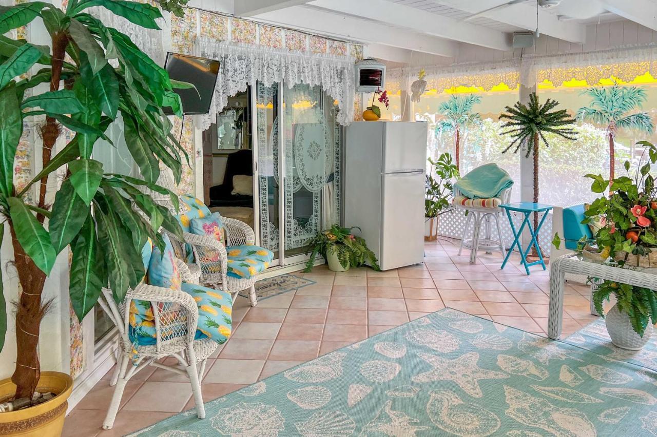 Apartmán Pams Mermaid House With Riverfront Yard And Lanai! Weeki Wachee Exteriér fotografie