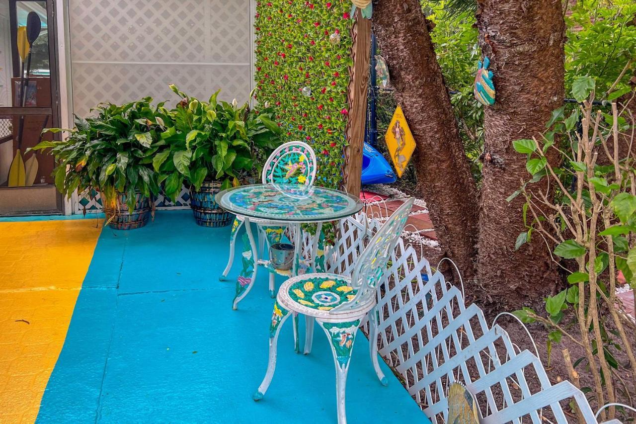Apartmán Pams Mermaid House With Riverfront Yard And Lanai! Weeki Wachee Exteriér fotografie