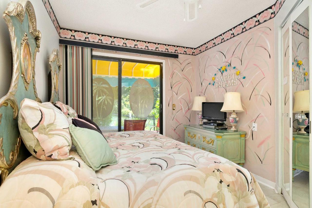 Apartmán Pams Mermaid House With Riverfront Yard And Lanai! Weeki Wachee Exteriér fotografie