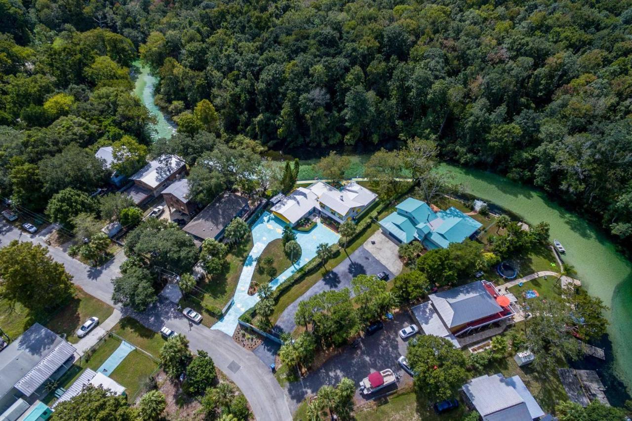 Apartmán Pams Mermaid House With Riverfront Yard And Lanai! Weeki Wachee Exteriér fotografie