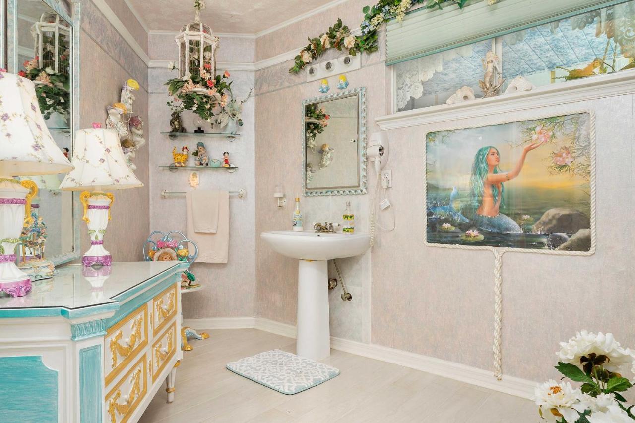 Apartmán Pams Mermaid House With Riverfront Yard And Lanai! Weeki Wachee Exteriér fotografie